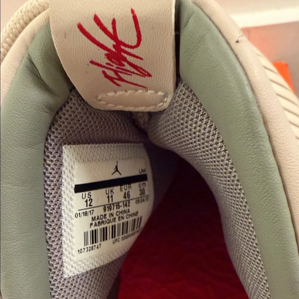 Air Jordan Flight Luxe Men's White and Red Athletic Sneakers. New w/o box - Picture 3 of 8